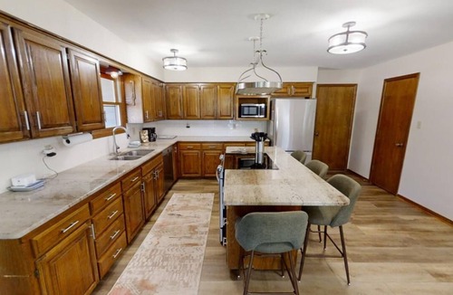 Red River House | 4TH Quarter - In Town - On The River, Fish from the Banks - Single Level Ranch -