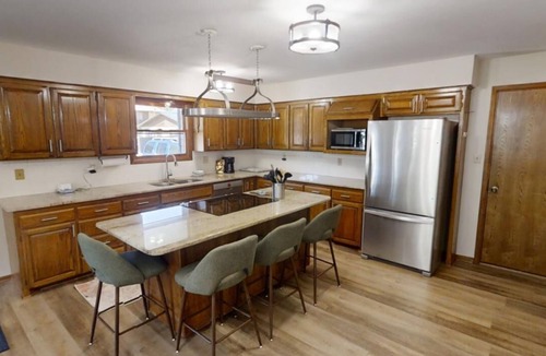 Red River House | 4TH Quarter - In Town - On The River, Fish from the Banks - Single Level Ranch -