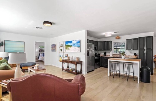 Vero Beach South House | 5/3 Beach Bungalow w/Enclosed Pool in Vero Beach