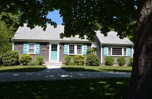 North Chatham House | 5 Bed/2 Bath Sleeps 11. Walk to restaurants, town and more.