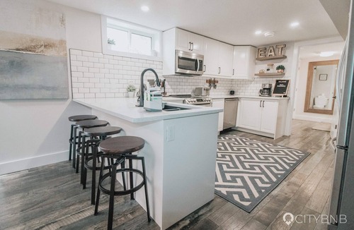 Jasper Place House | 5 min from WEM. 2 Bedroom Suite.