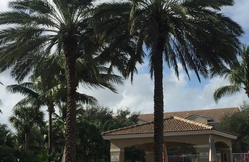 Tequesta Condo | 5 min to beach, ground level w garage, heated pool, resort style, very nice