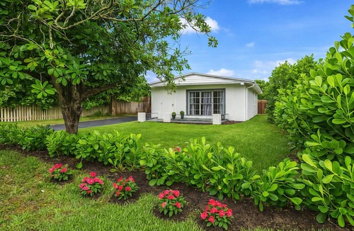 Pompano Beach House | 5 Min to Beach Pool BBQ Pet Friendly Getaway