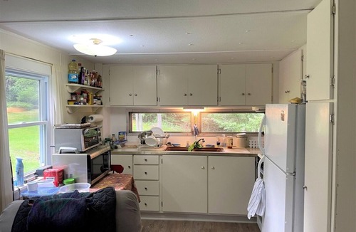 Averill House | 5 Min.Walk to Averill Lake and VAST Access snowmobile trails!Pet friendly!
