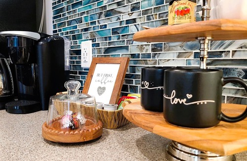 Glenmore House | 5⭐️Sparkling Clean⭐️Licensed|Peaceful|Bright|Private & minutes to downtown