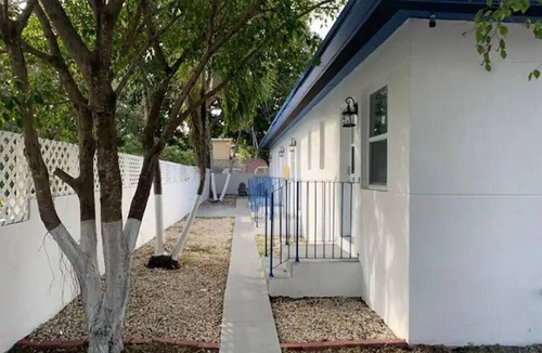 East Little Havana Apartment | 526 · Beautiful and Spacious studio - Casa Habana