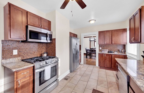 East Cleveland House | 5BR Near UH + Clinic - FULL Bar + Game Room