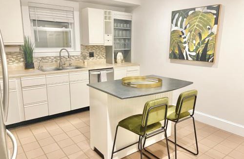 Marlborough House | 5STAR Close2BOSTON Private Stylish HOME +W/D+Wi-Fi