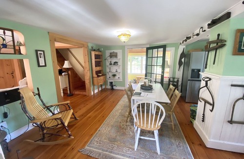 Chittenden House | 6 Minute Walk to Mountain Top Inn 4 BR, Sleeps 10, Pet Friendly, Views & Grill