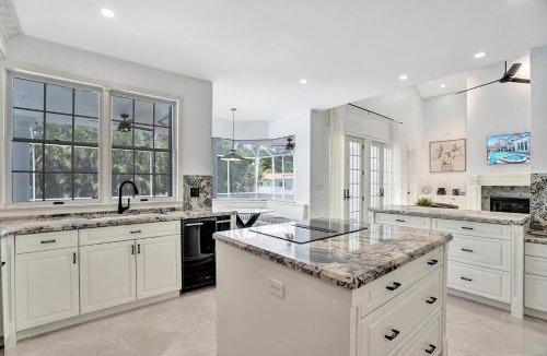 Hollywood Lakes Villa | 6BR Elegant Hollywood Lakes Mansion with Private Pool & Spa