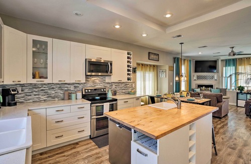 Berkley Cottage | 7 Mi to Dtwn Denver: Arvada Home w/Patio