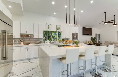 West Dixie Bend House | 8,100-Sq-Ft Parkland Estate w/Luxe Outdoor Oasis!