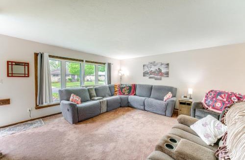 Brooklyn House | 8 Mi to Cleveland: Family Home w/Fenced Backyard!