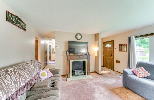 Brooklyn House | 8 Mi to Cleveland: Family Home w/Fenced Backyard!