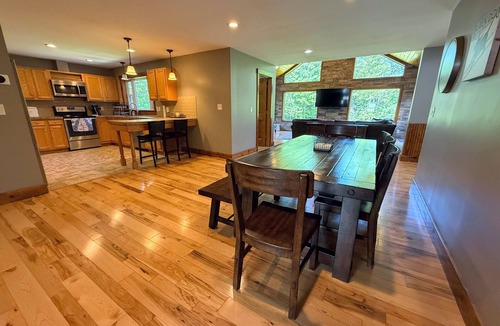 Twin Mountain House | 8RR Log Home w/Spa Bath, Game Loft, AC, Great Yard Near Bretton Woods, Franconia Notch