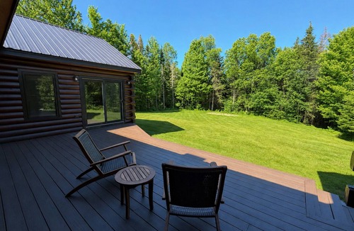 Twin Mountain House | 8RR Log Home w/Spa Bath, Game Loft, AC, Great Yard Near Bretton Woods, Franconia Notch