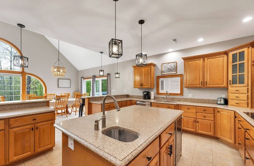 Woodstock House | 9 BD Riverside Estate, Sleeps 24. Theater, Pool Table, Firepits, Dual Kitchens!