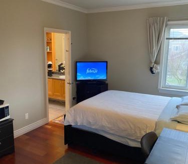 Richmond House | A cozy en-suite on the second floor with independent entranceclose to YVR