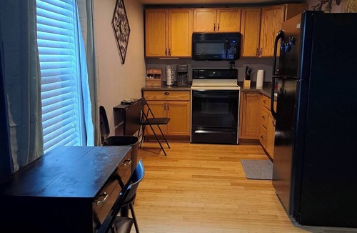 Rochester Apartment | A cozy sunny studio to forget your worries and make memories with loved ones.