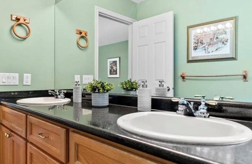 Central Okanagan House | A frame 4BD house/ Carrs Landing