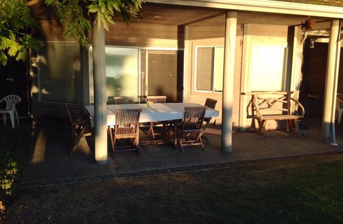 Regional District of Nanaimo House | A luxurious 3 bedroom oceanside retreat