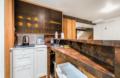 Dunbar House | A Picturesque ground floor home surrounded by flowers