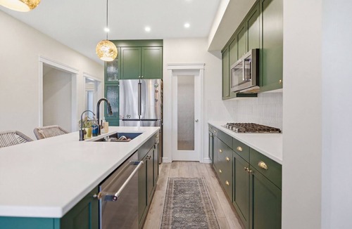 Southwest Edmonton House | A place to unwind your soul