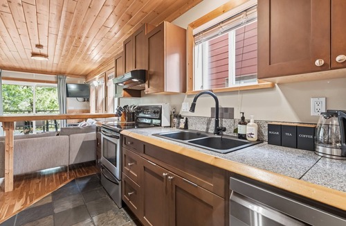 Ucluelet House | A Shore Thing- Spring Cove, Water View, Hike!