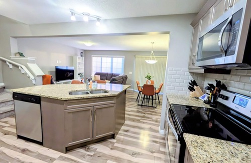 Airdrie House | ❤️A Slice of Heaven in Airdrie