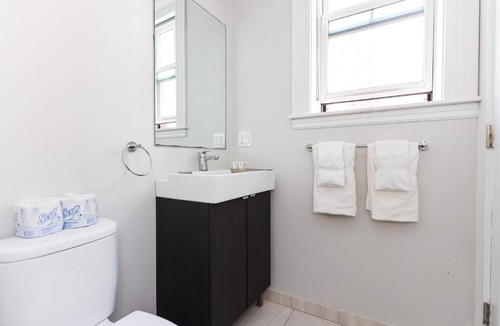 Griggs Park Apartment | A Stylish Stay w/a Queen Bed, Heated Floors. #26