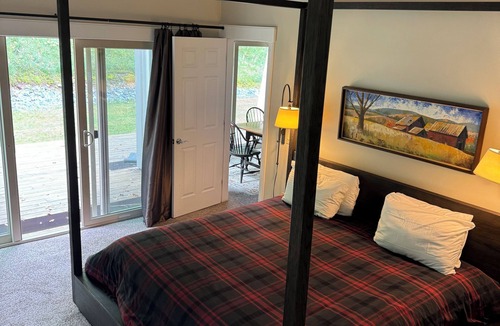 Ludlow House | A1 Solitude.4 BDRM, ski in/out to main Solitude lift, pool/gym access. Parking!