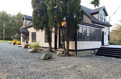 Bernard Cottage | “ACADIA NATIONAL PARK” Bernard Maine “QUEITSIDE” Near Harbor “Pet Friendly”