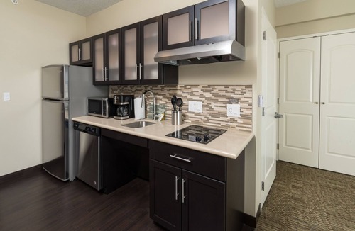 Saskatoon Apartment | Accessible Studio Suite w/Free Hot Breakfast