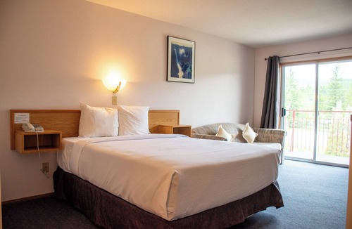 Clearwater Hotel | Ace Western Motel