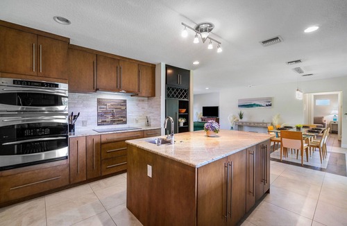 Singer Island House | Across from Beach | Renovated Coastal Home, Gourmet Kitchen & Jetted Tub