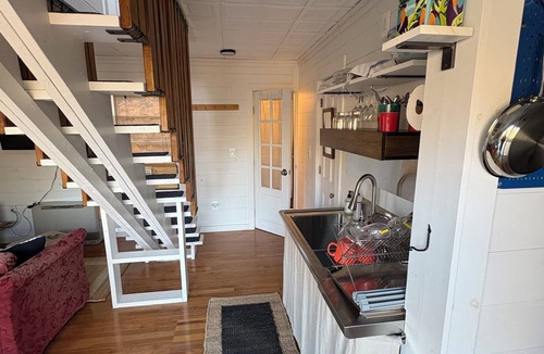 Camden House | Adorable 1-bedroom apt in downtown charming Camden