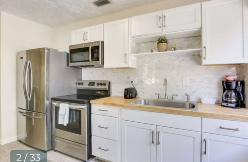 Deerfield Beach Cottage | Adorable 1bdr cottage steps to beach!