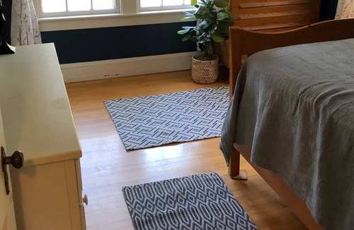 South End House | Adorable Private 3 BR Home in Quiet Residential Neighborhood in Burlington