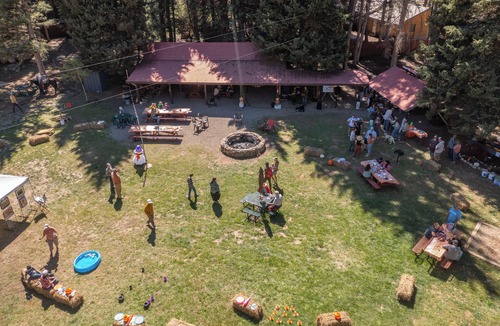 Almont House | Adventure Awaits: Riverfront Cabins in the Heart of the Rockies