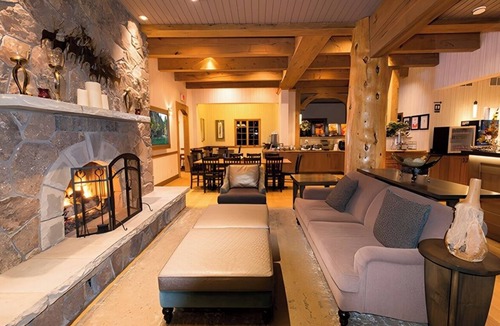 Glenwood Springs Hotel | Adventure Retreat in Glenwood Springs |Scenic Mountain Views | Free Breakfast