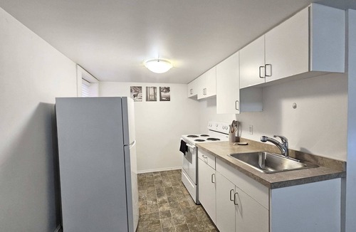 Moose Jaw Apartment | Affordable, Queen Bed, Parking, Downtown, A+, WiFi