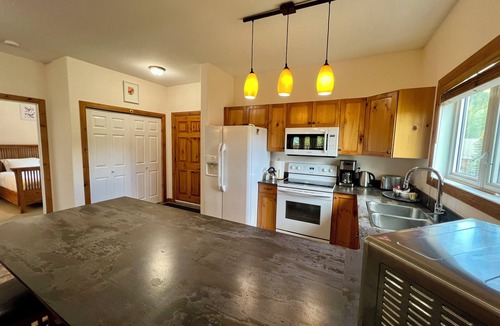 East Kootenay Condo | Affordable Slope-Side: 3BR Condo w/Private Hot Tub, Gas Fireplace, Great Location & Views.