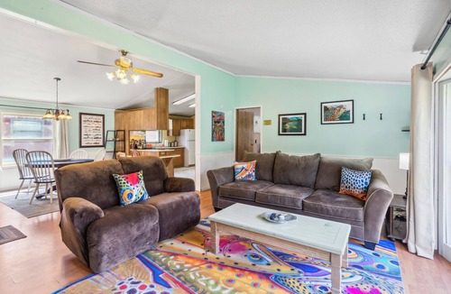 Creede House | Affordable Stay | Steps to Downtown | Family & Angler’s Retreat
