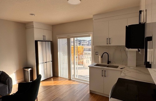 Leduc County House | Airluxe .
