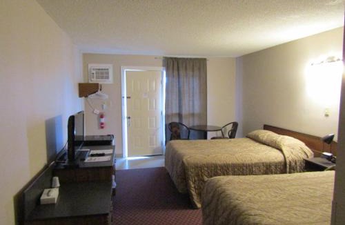 Cold Lake Hotel | Airways Motel