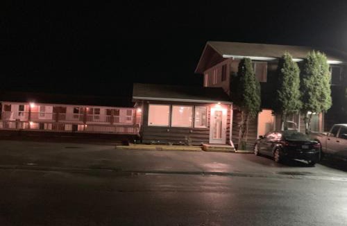 Cold Lake Hotel | Airways Motel
