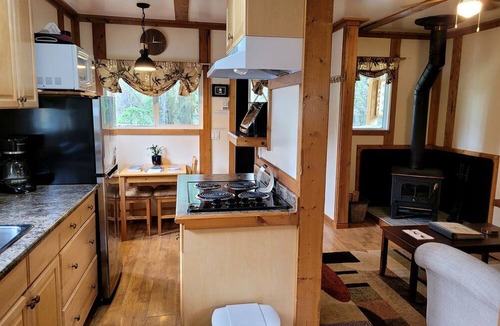 Nordegg House | Airy Mountain Vacation Rental with Stunning Views near Banff, Canada