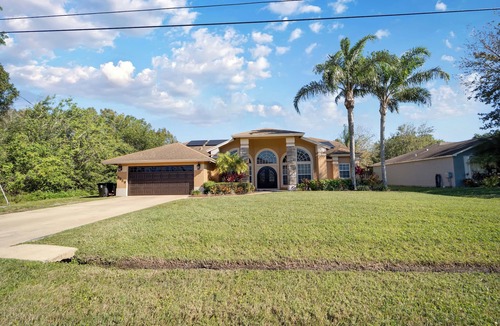 Port Saint Lucie House | All Amenities of home! Centrally located, family friendly & ideal entertaining