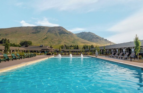 Jackson Hotel | All-Season Pool & Hot Tub at Retro Wyoming Lodge Ideal for Families