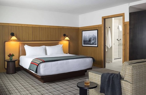 Jackson Hotel | All-Season Pool & Hot Tub at Retro Wyoming Lodge Ideal for Families w/Pets!
